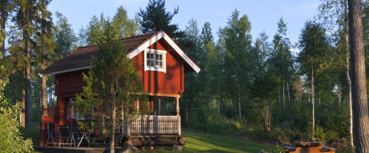 Utforska de bästa platserna att hyra stuga i Sverige